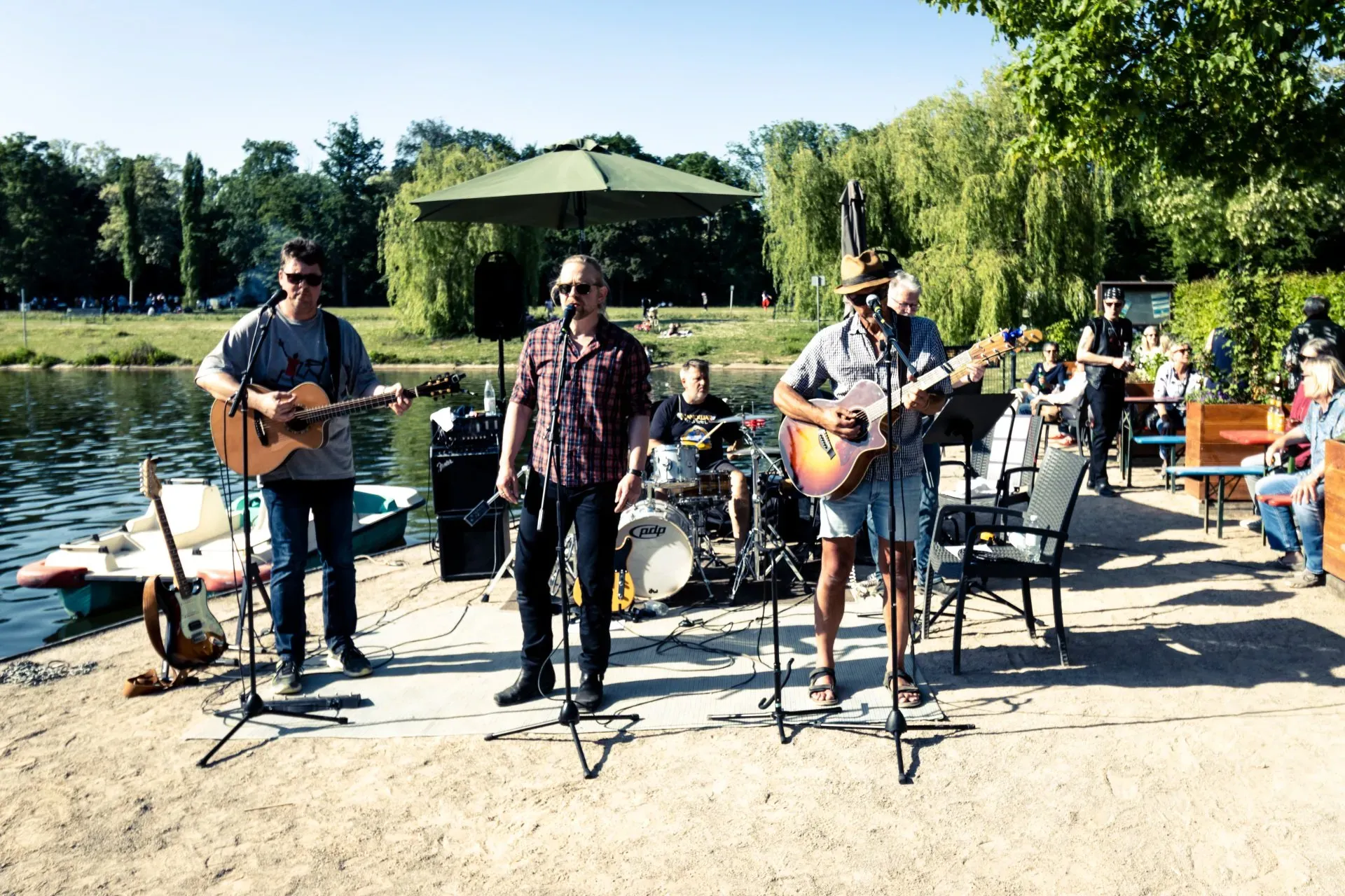 Bild der Band am Kalscheurer Weiher