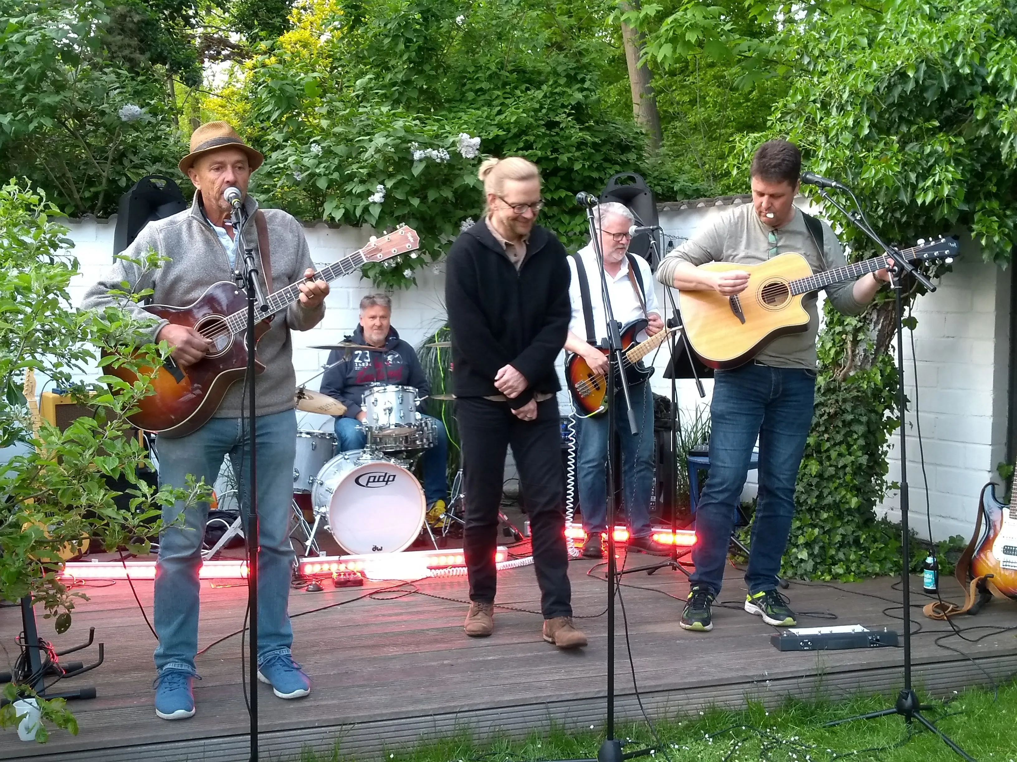 Ein Garten in Bocklemünd, es wird költer